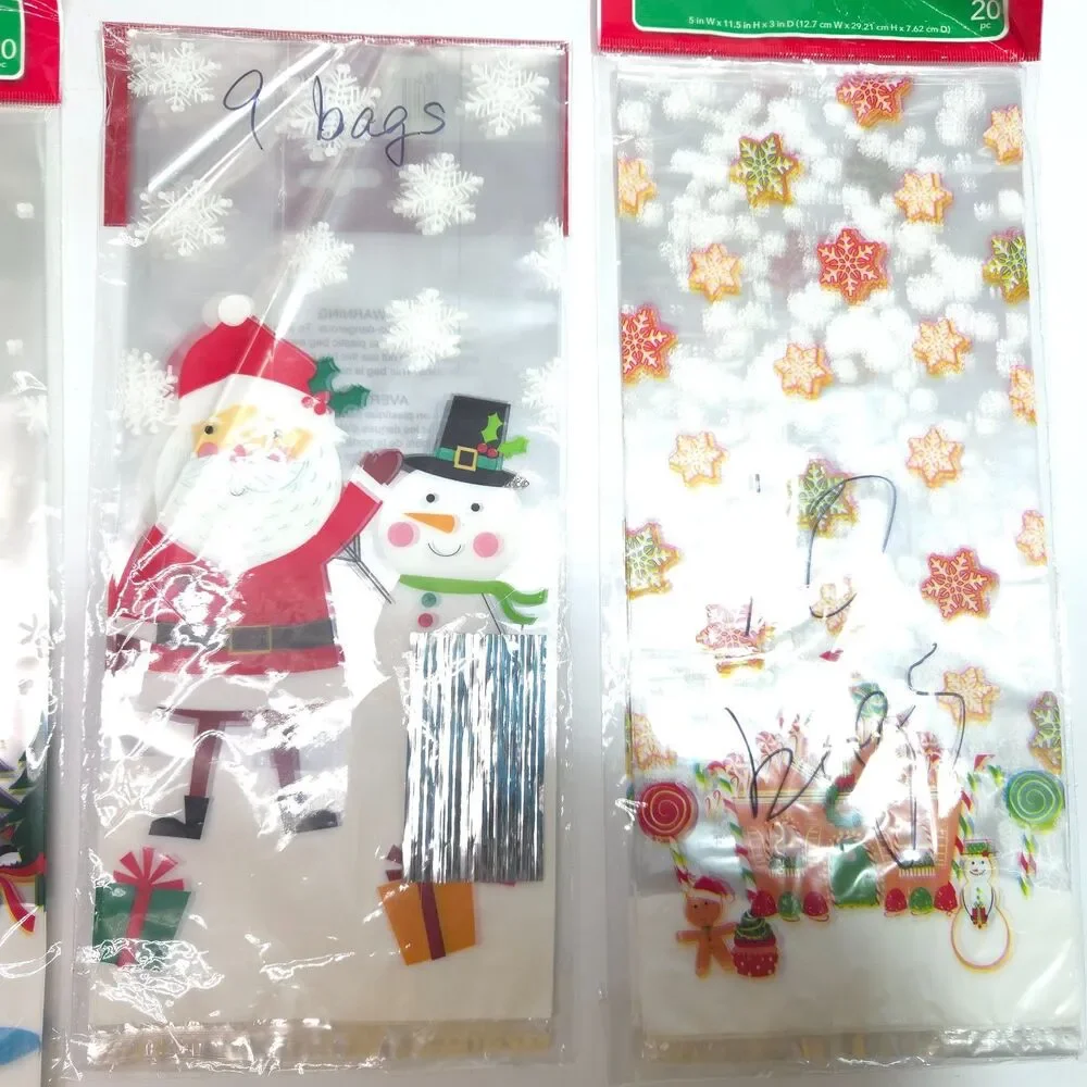 Lot of 92 Christmas Treat Bags Santa Snowman Holiday Goodie Favor Bags